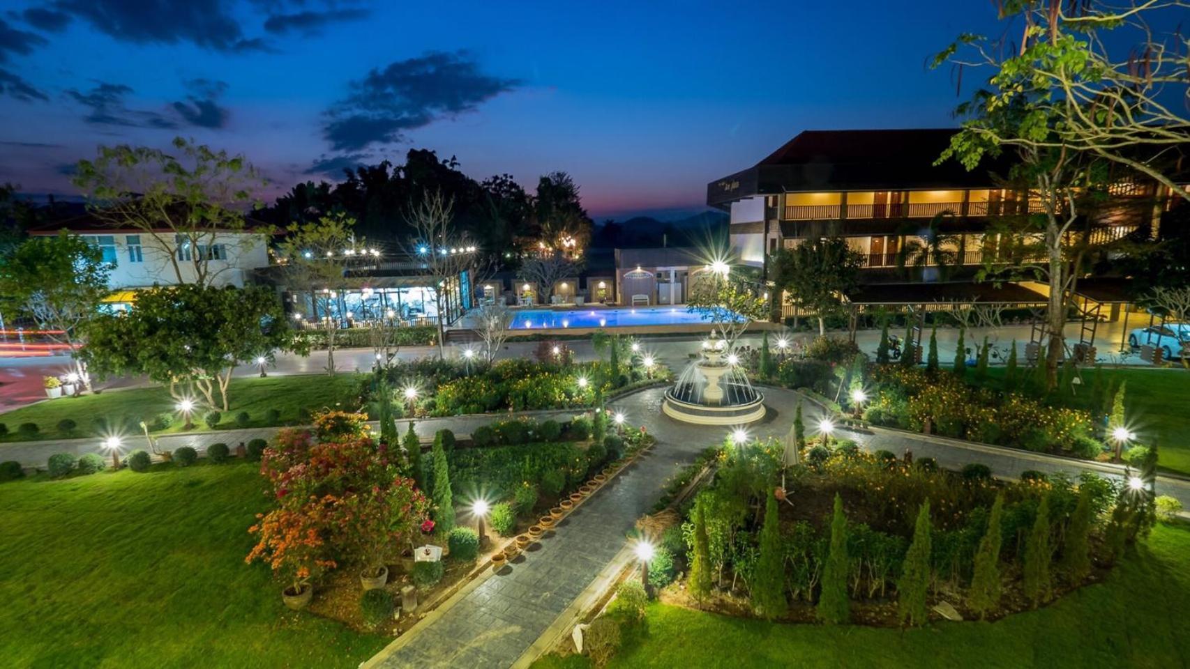 AU Place Hotel Loei Exterior foto